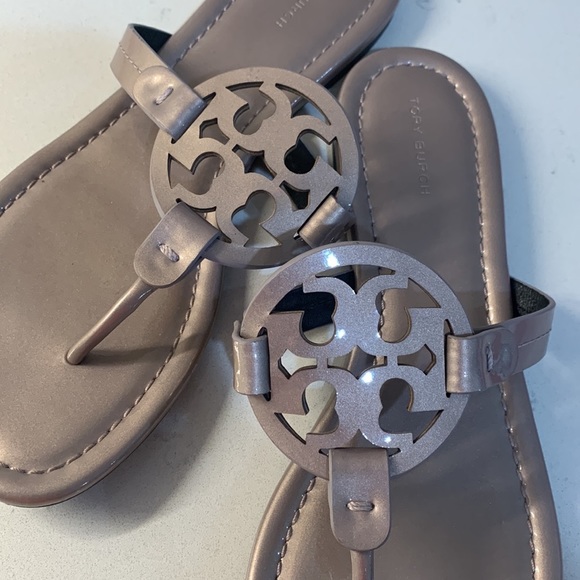 Tory Burch Exclusive: Limited-Edition Miller Sandal - Picture 5 of 13